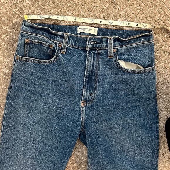 EUC Abercrombie & Fitch The '90s Relaxed Jean High Rise Size 29/8L - Picture 13 of 14